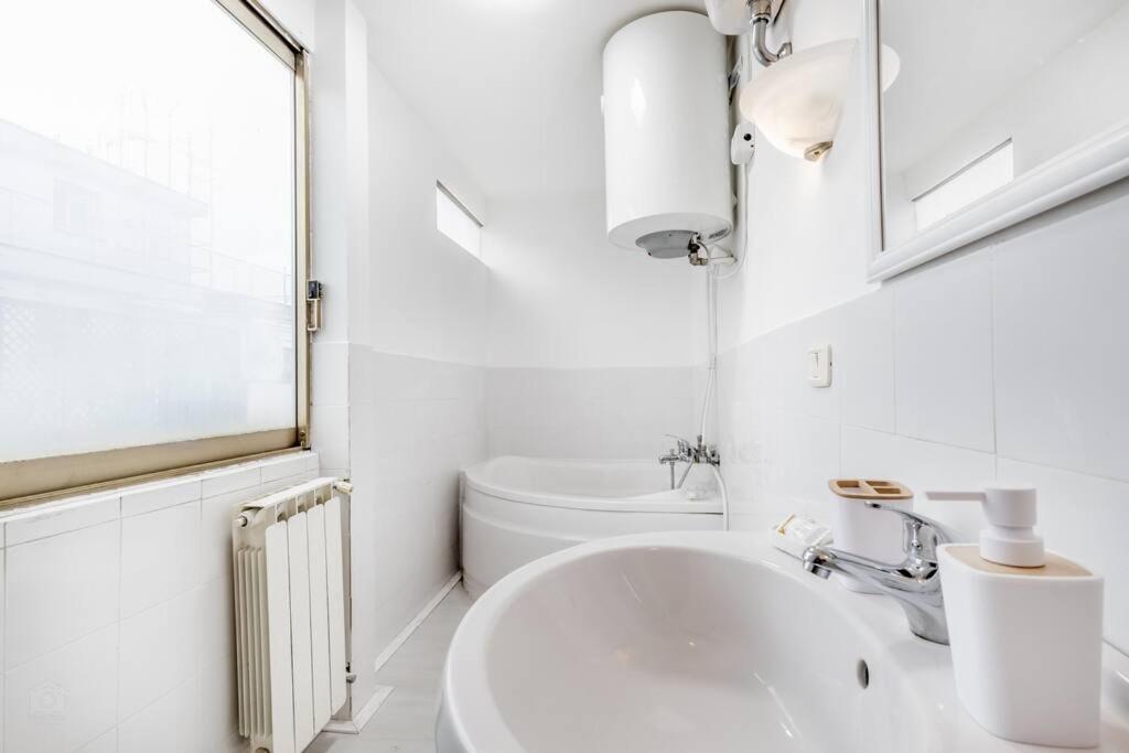Domus Pamphili Free Netflix & AC