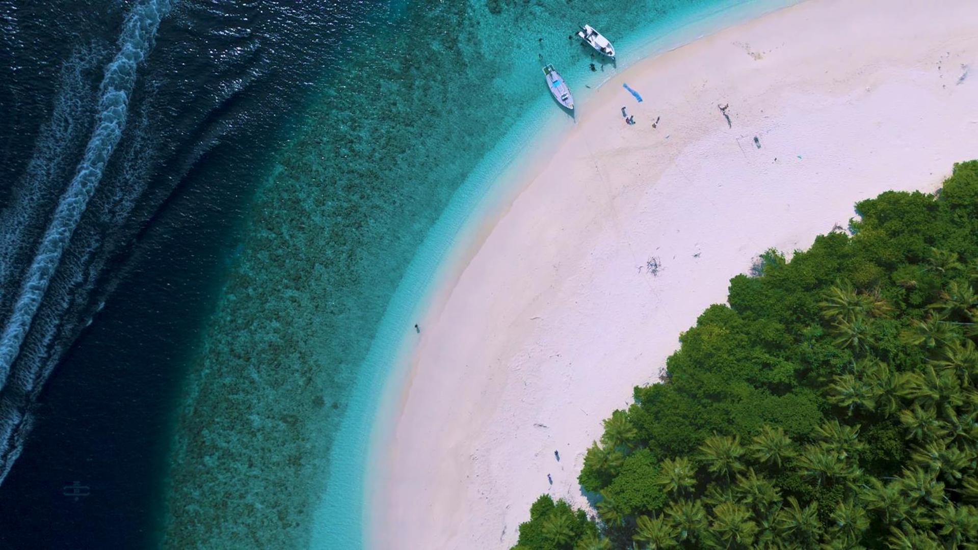 Kendhoo holidays