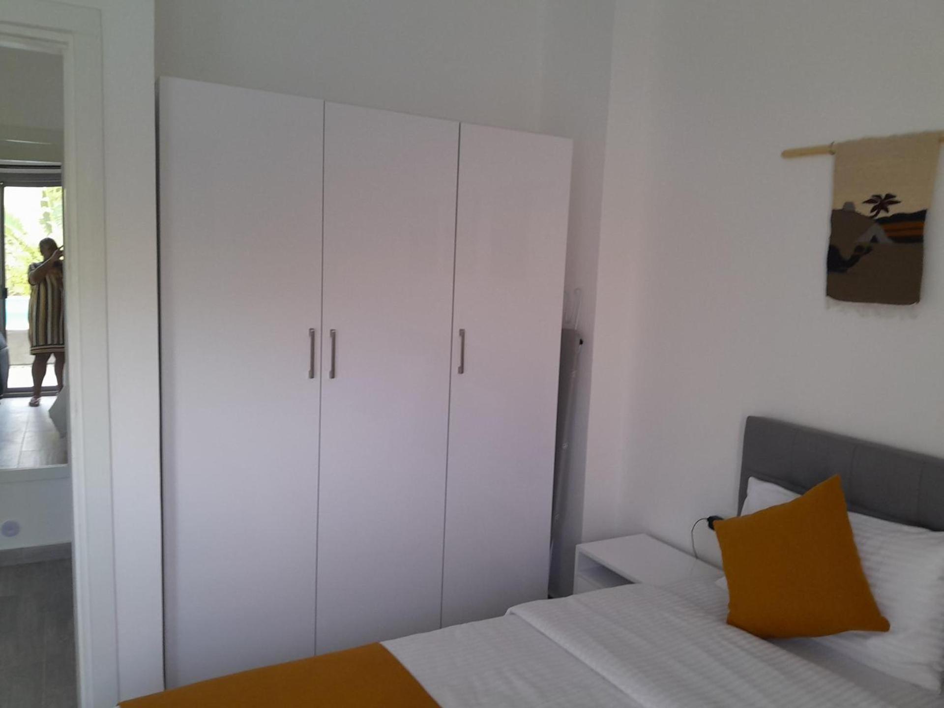 Spacious and modern one bed in hurhgarda