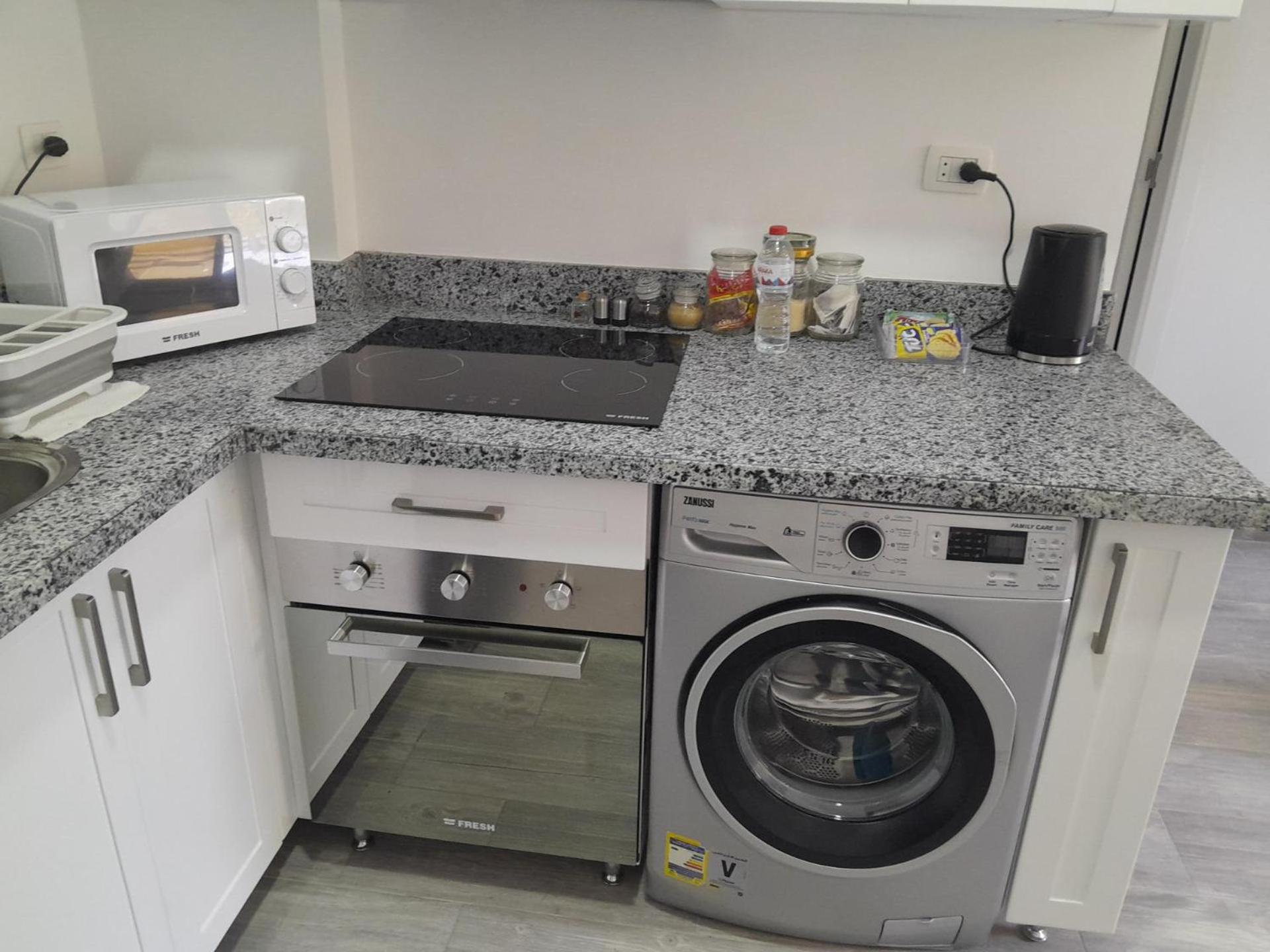 Spacious and modern one bed in hurhgarda