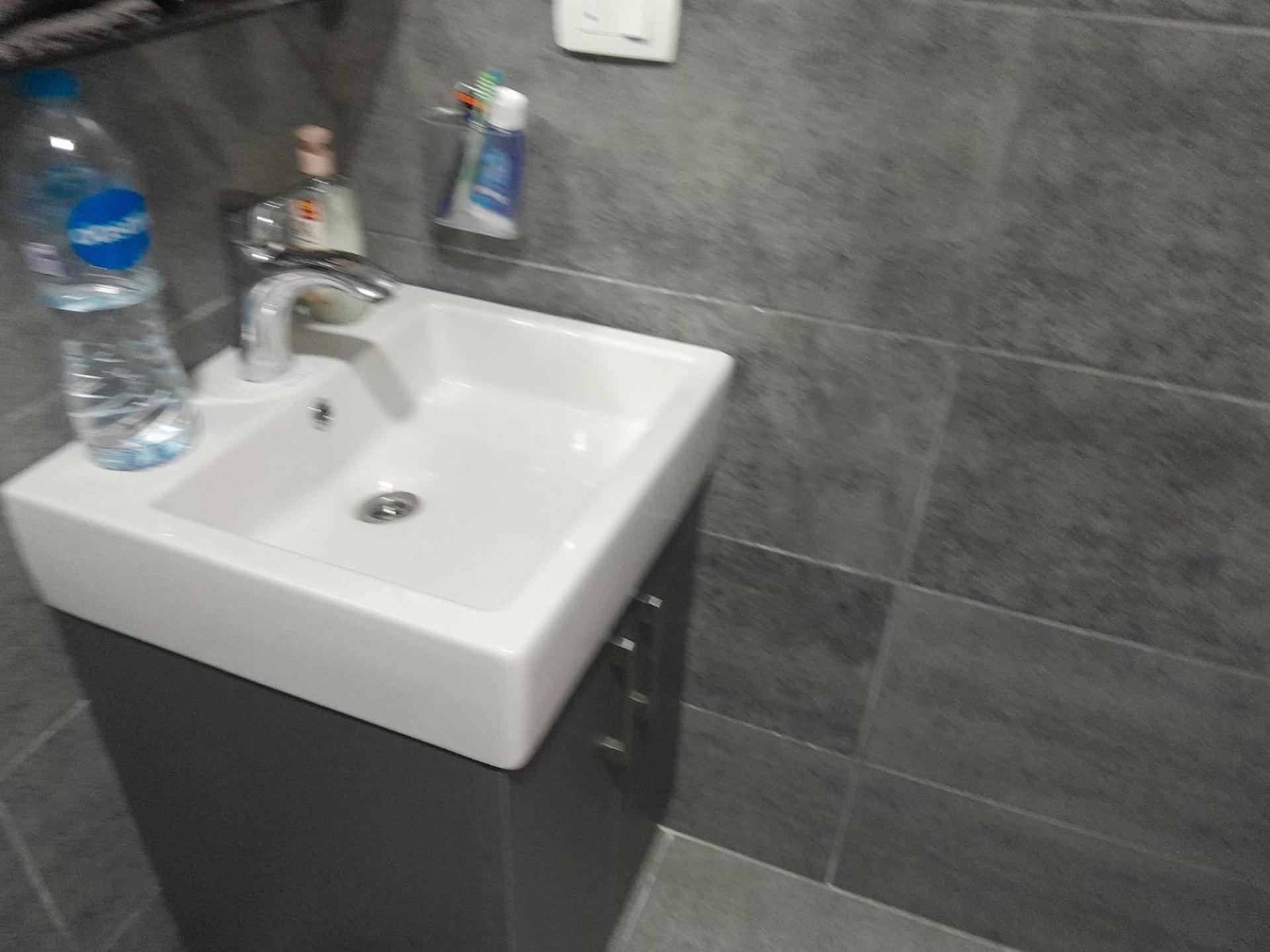 Spacious and modern one bed in hurhgarda