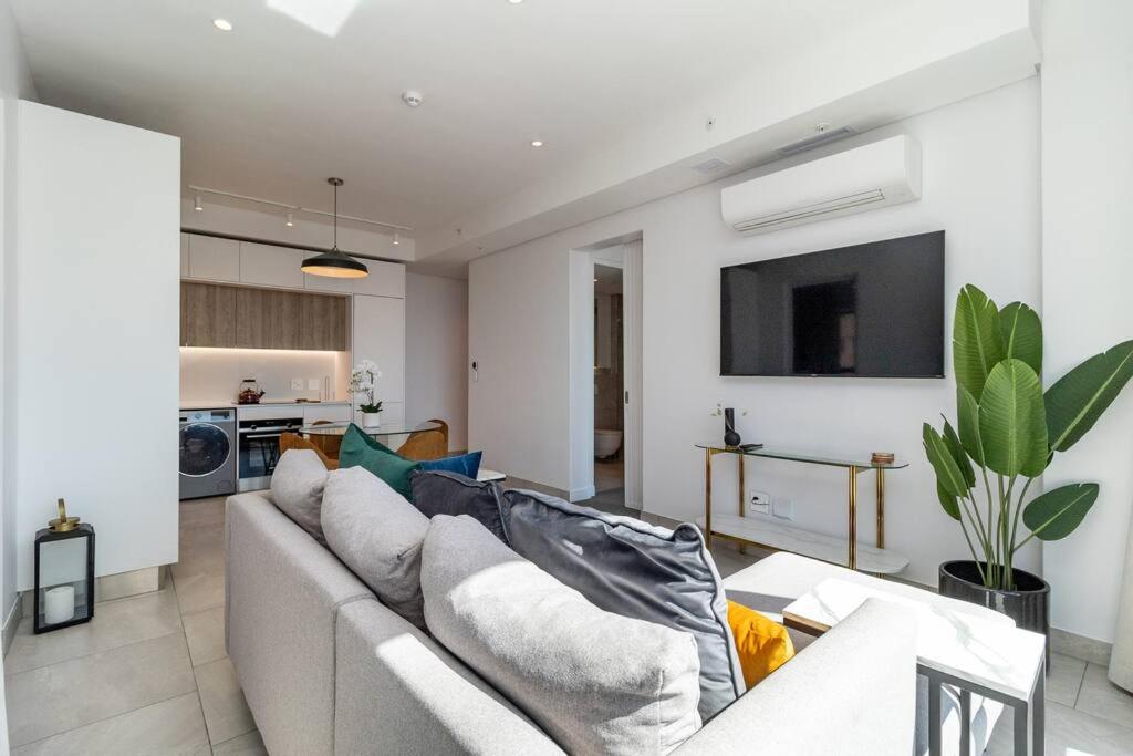 2 Bedroom Apartment in The Rubik; Cape Town view 4