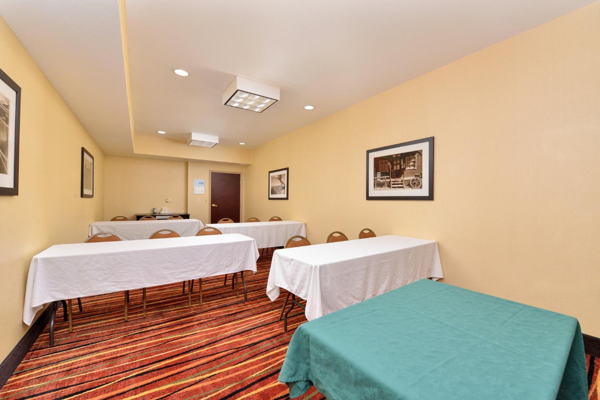 Holiday Inn Express  Suites Austin SW - Sunset Valley, and IHG Hotel - Property Image 9