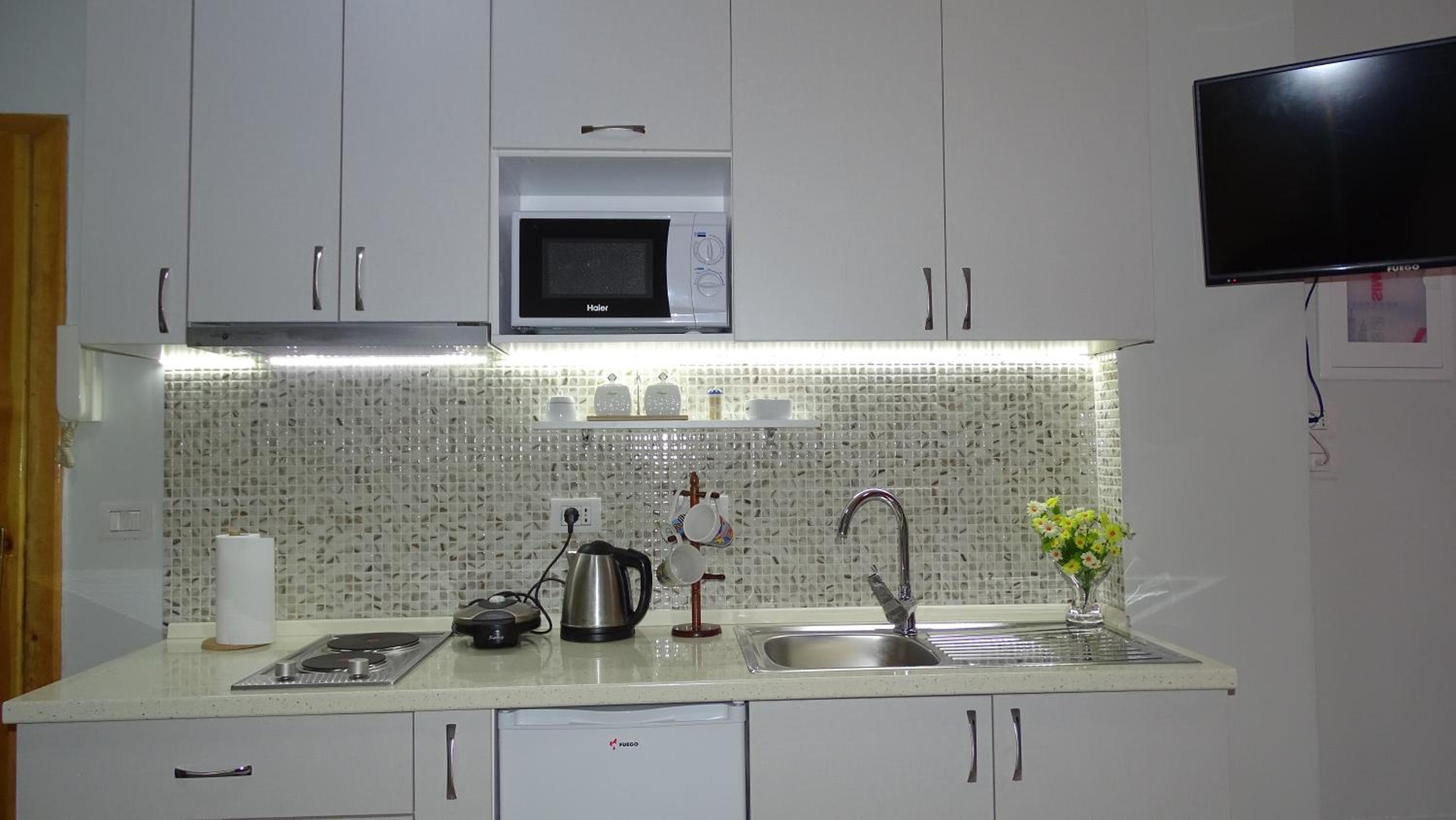 Central Apartments Shoshi