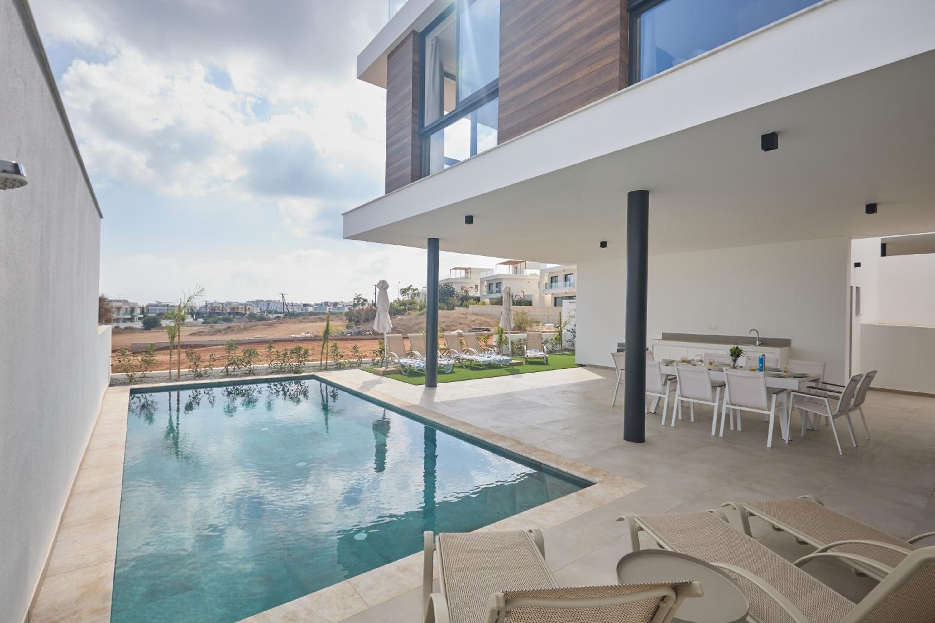 Aqua Pearl Villas