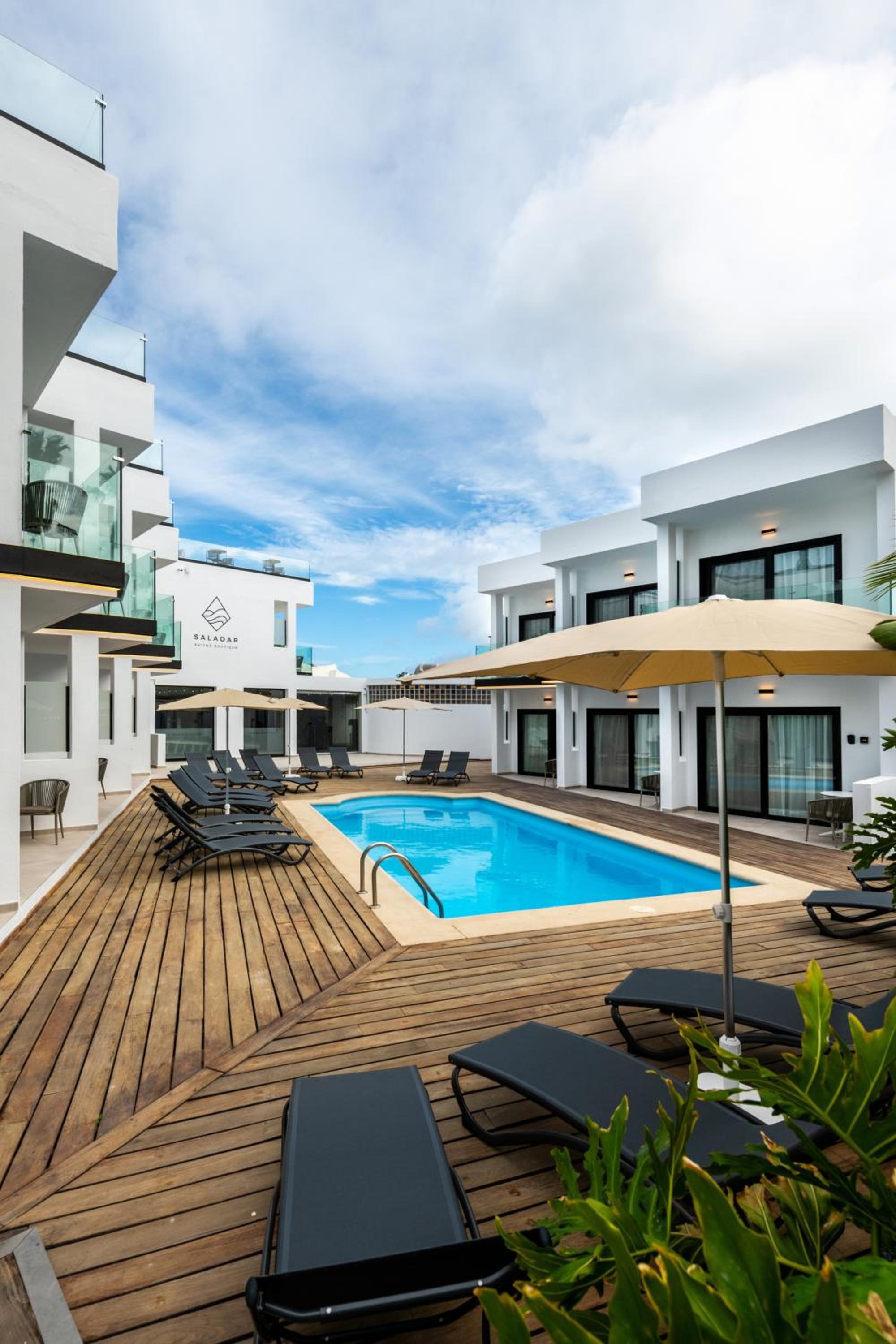 Saladar Suites Boutique