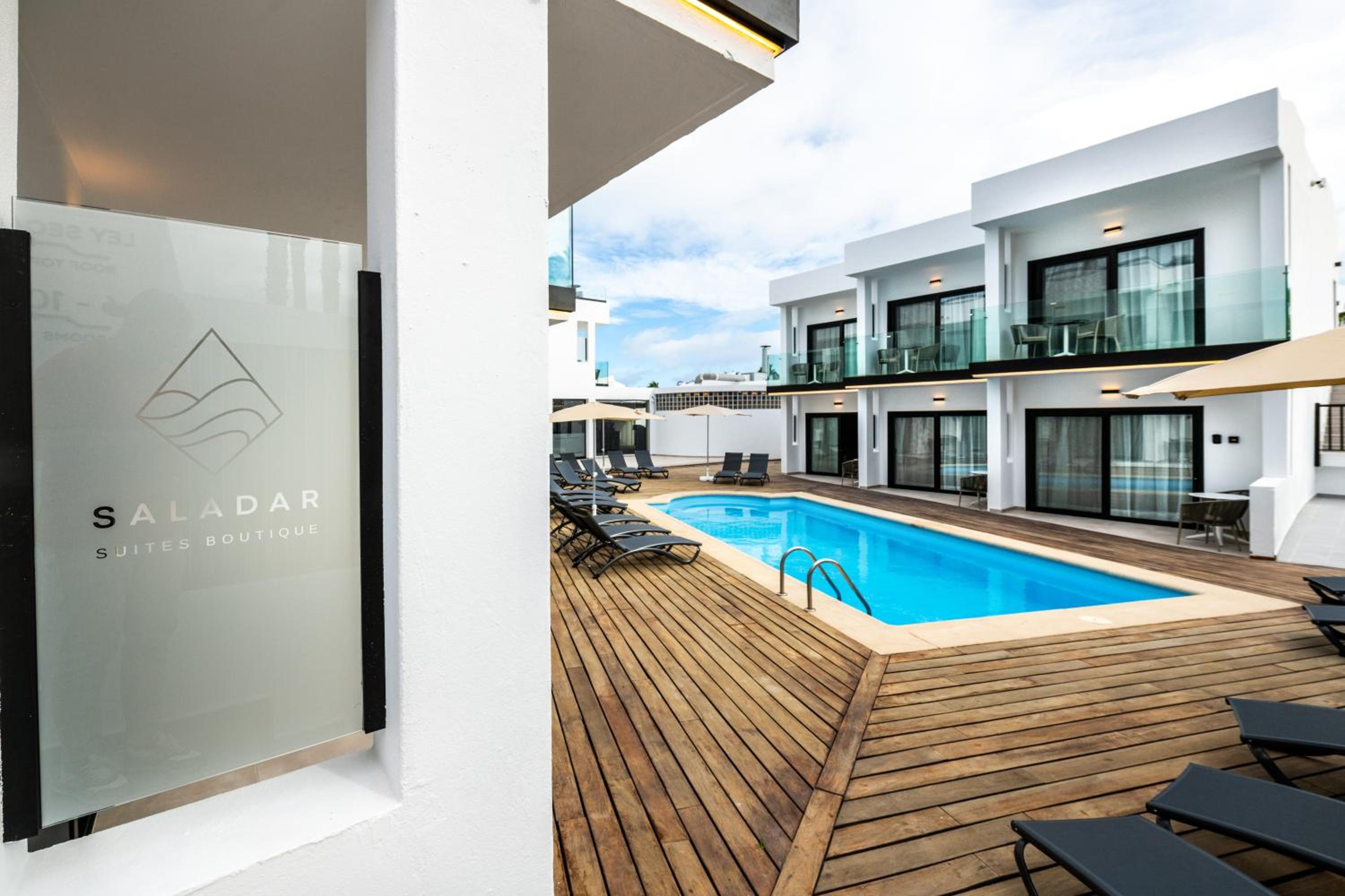 Saladar Suites Boutique