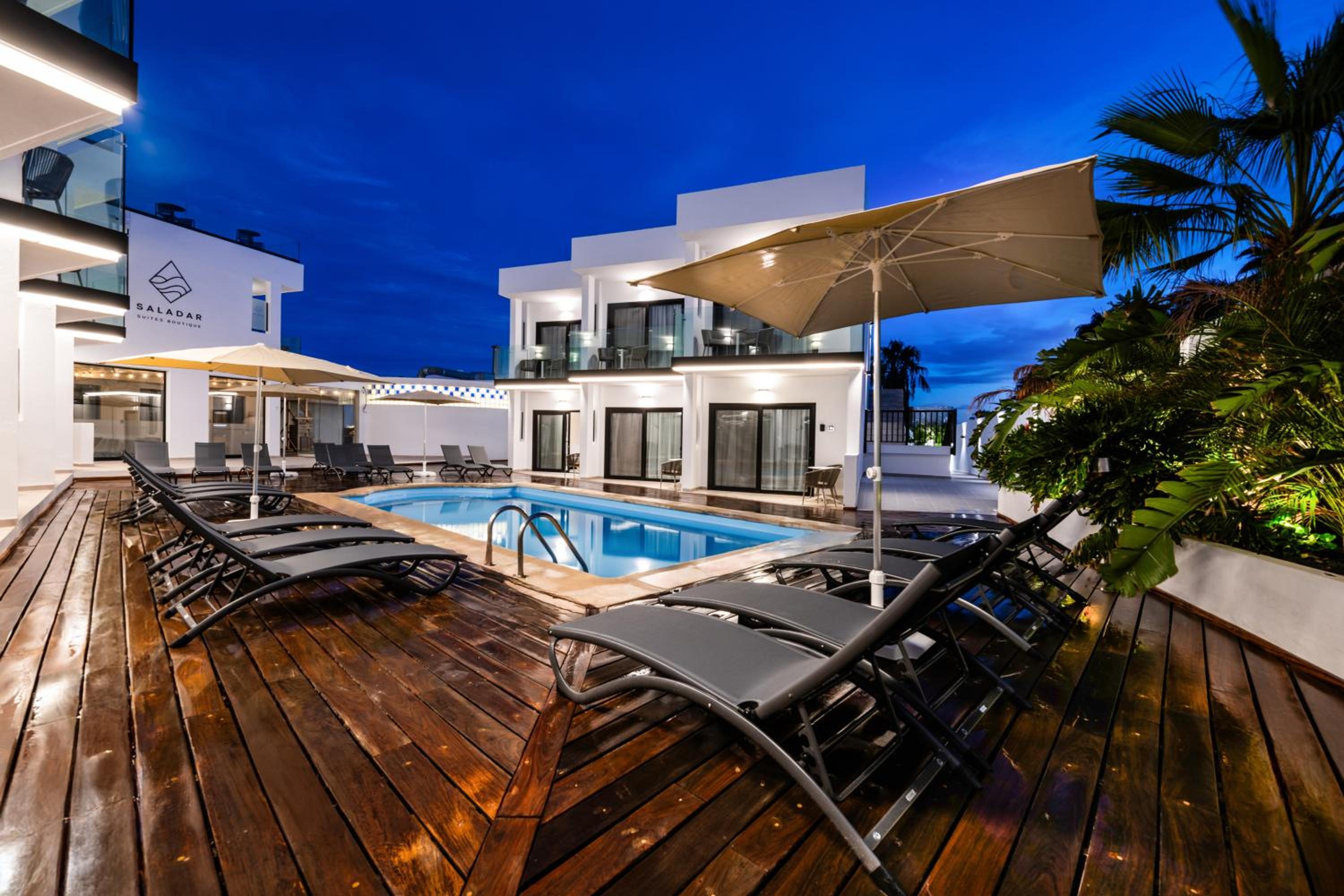 Saladar Suites Boutique