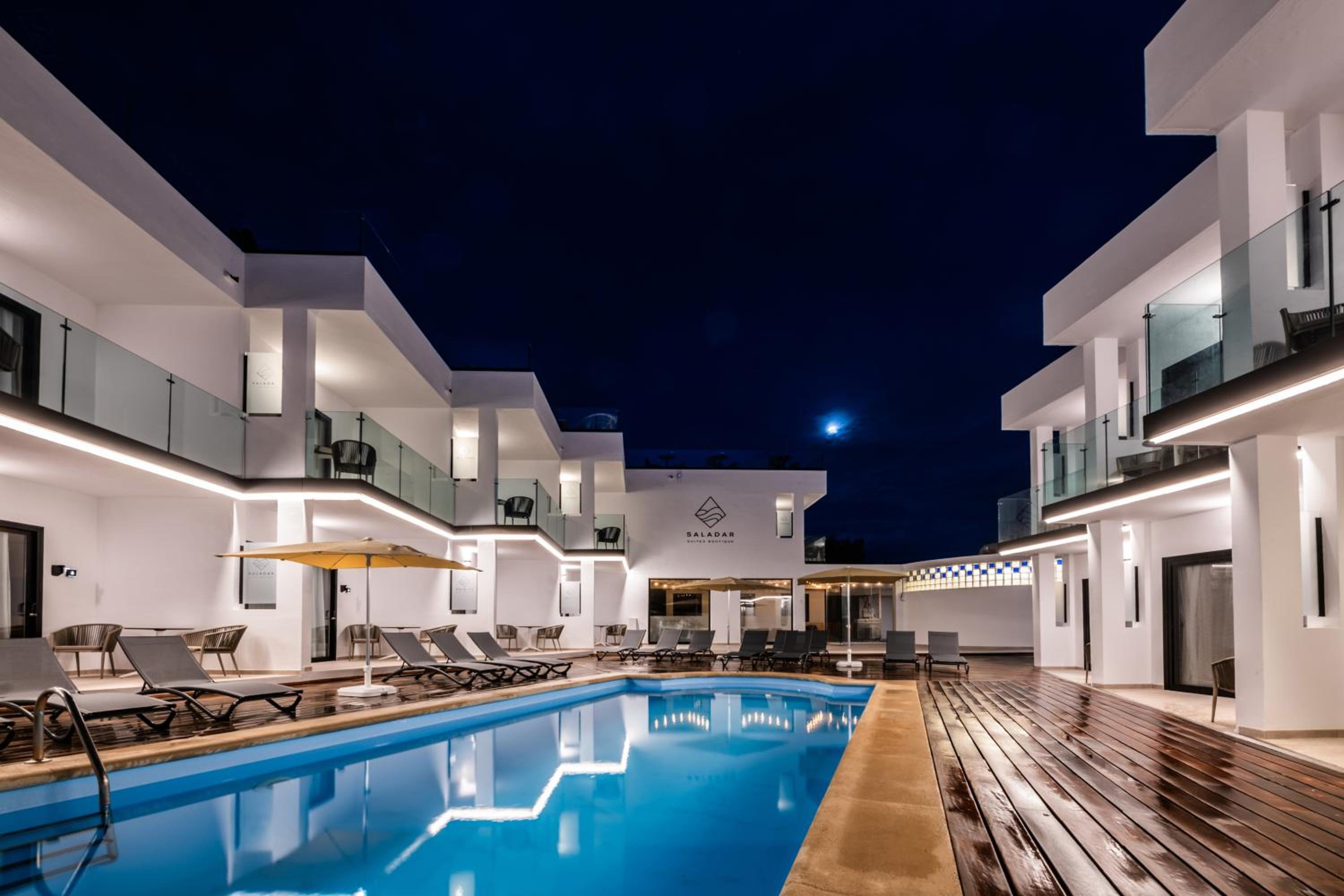 Saladar Suites Boutique