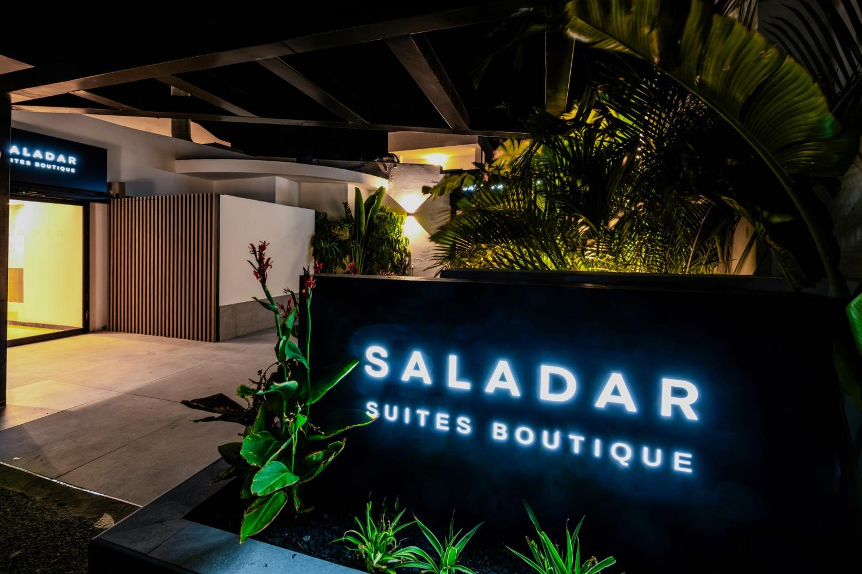 Saladar Suites Boutique