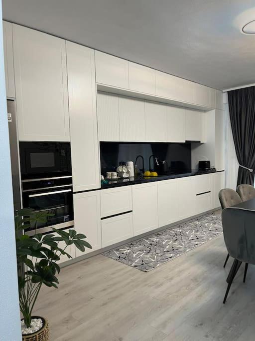 cris residence