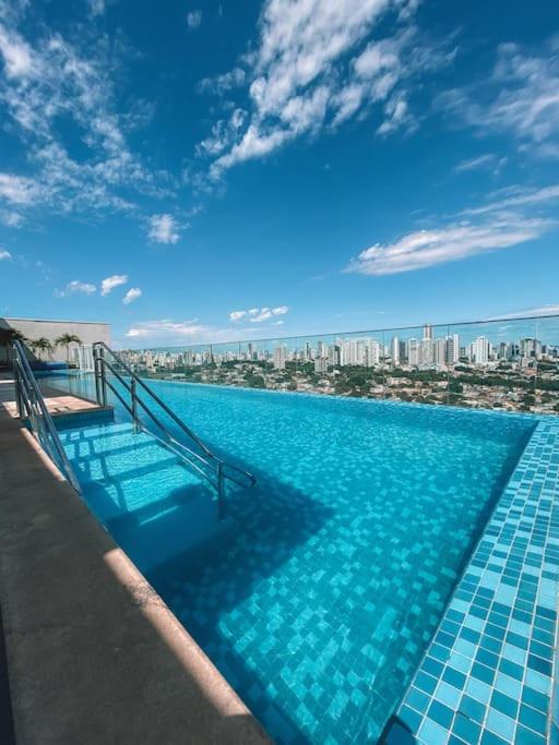 Metropolitan Luxo e completo Shop Flamboyant