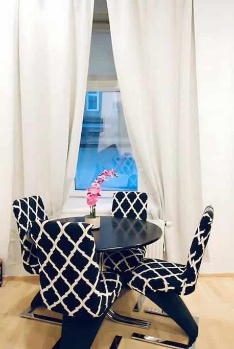 Lovely 2BR Apt With Modern Amenities Near Augarten