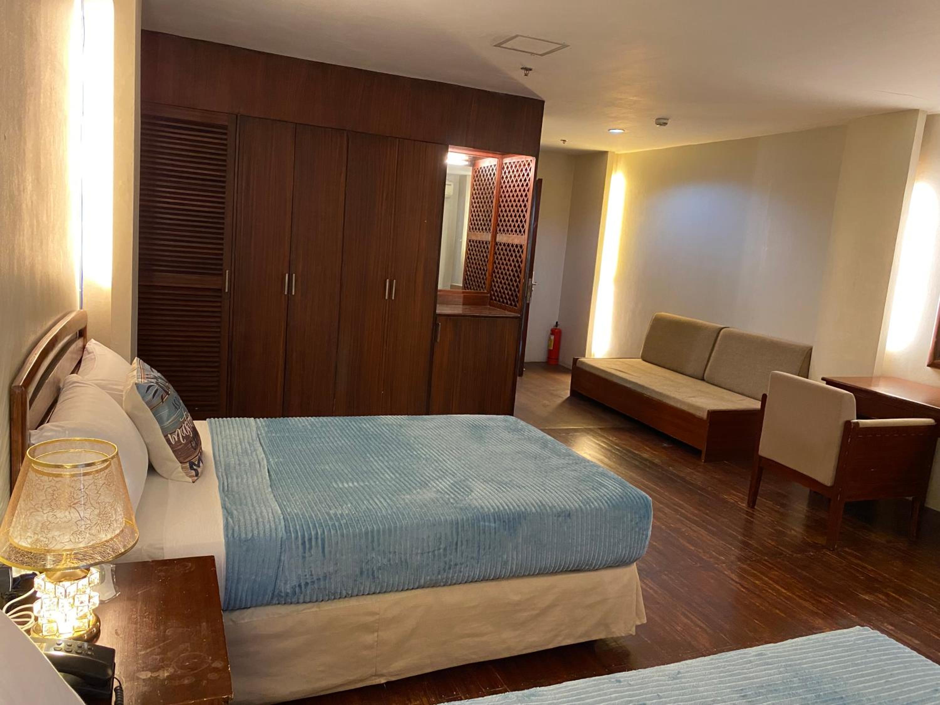 Cebu Century Plaza Hotel