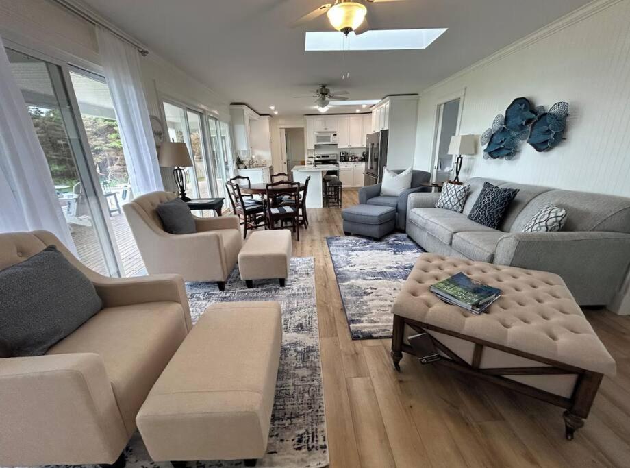 A Seaside Escape - Oceanfront Property