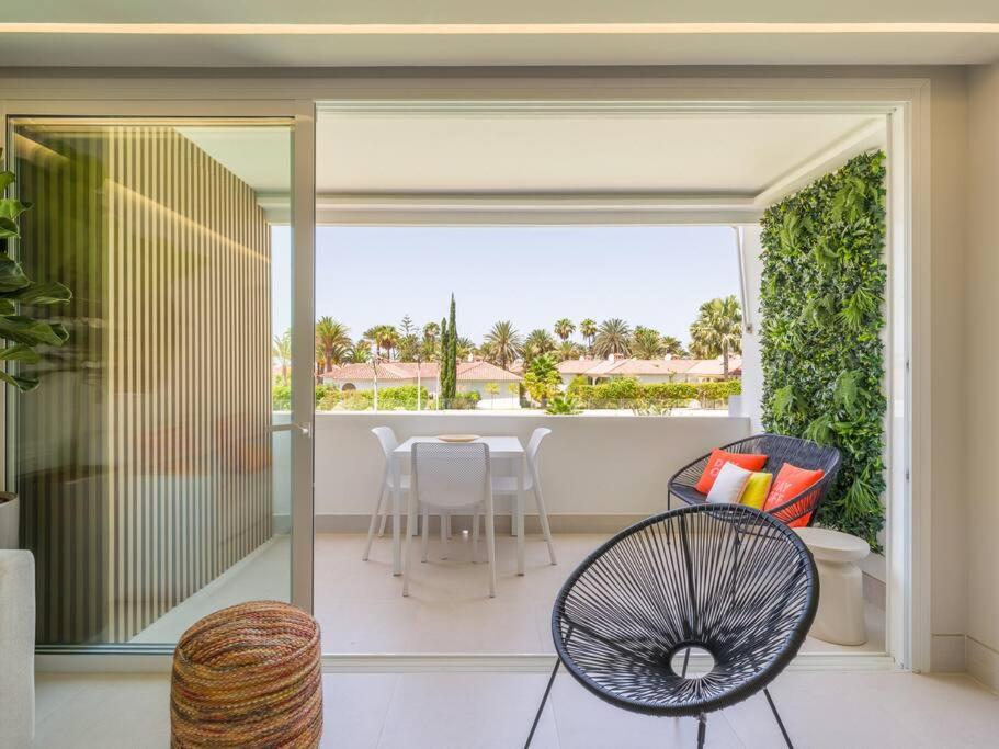 Freshly Renovated, Walk to Yumbo, Shops & Dining view 2