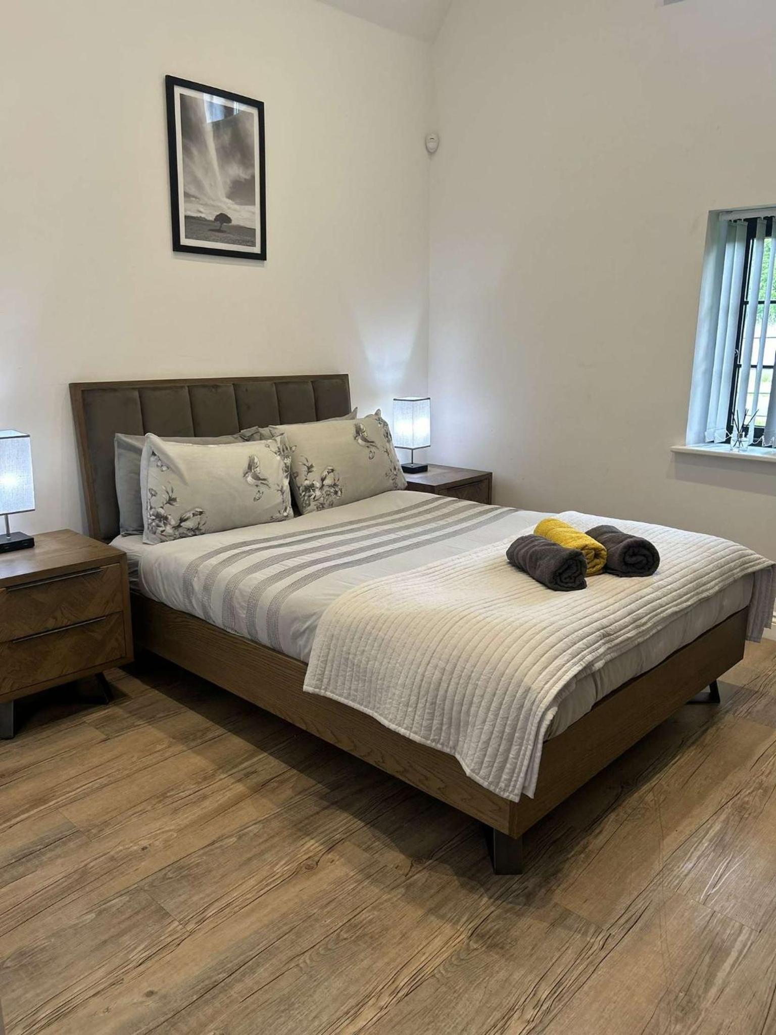 The Dairy - Contemporary 1 bedroom cottage view 3