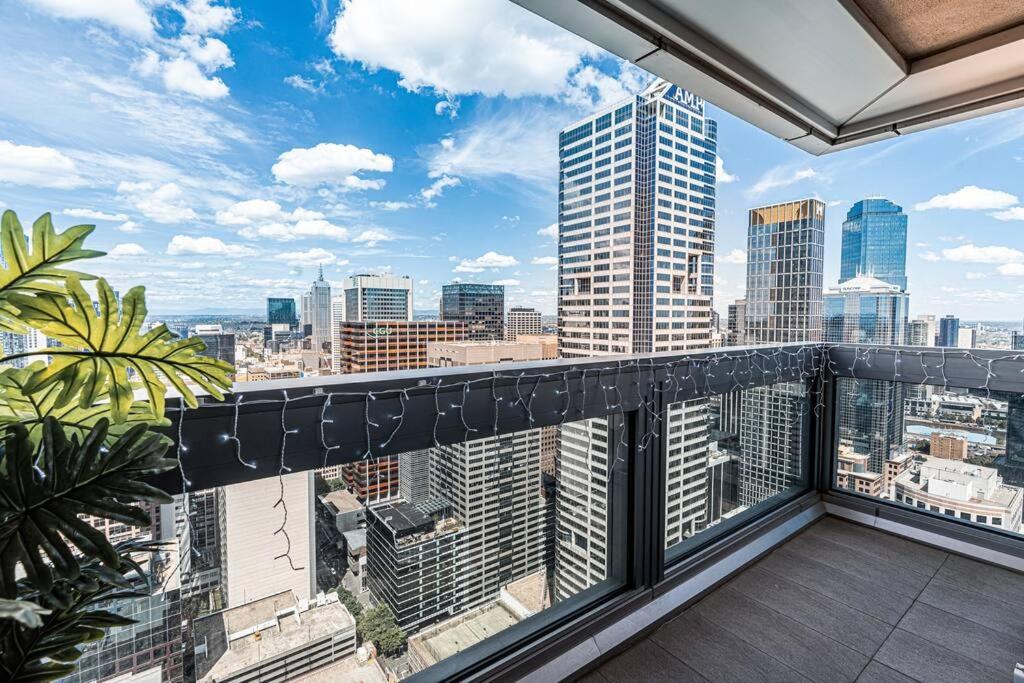 Breathtaking Views in Central Location with Parking