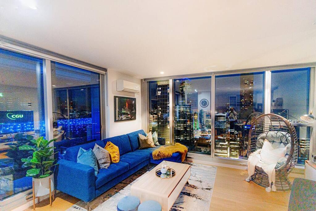 Breathtaking Views in Central Location with Parking