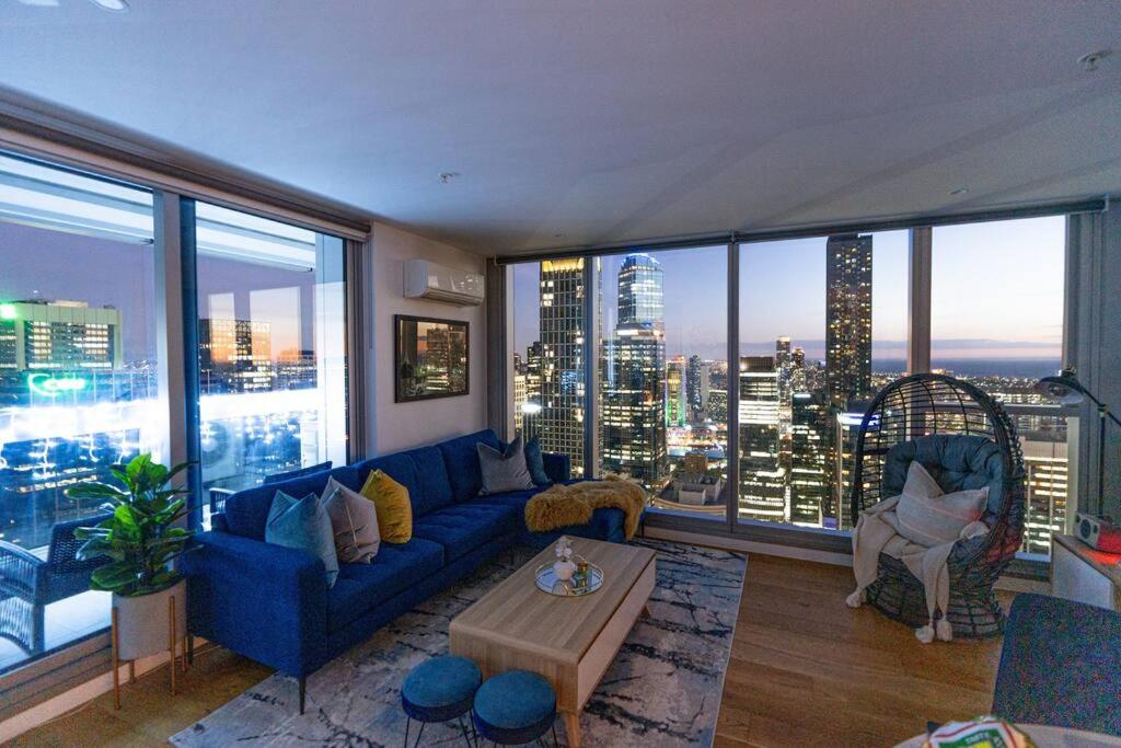 Breathtaking Views in Central Location with Parking