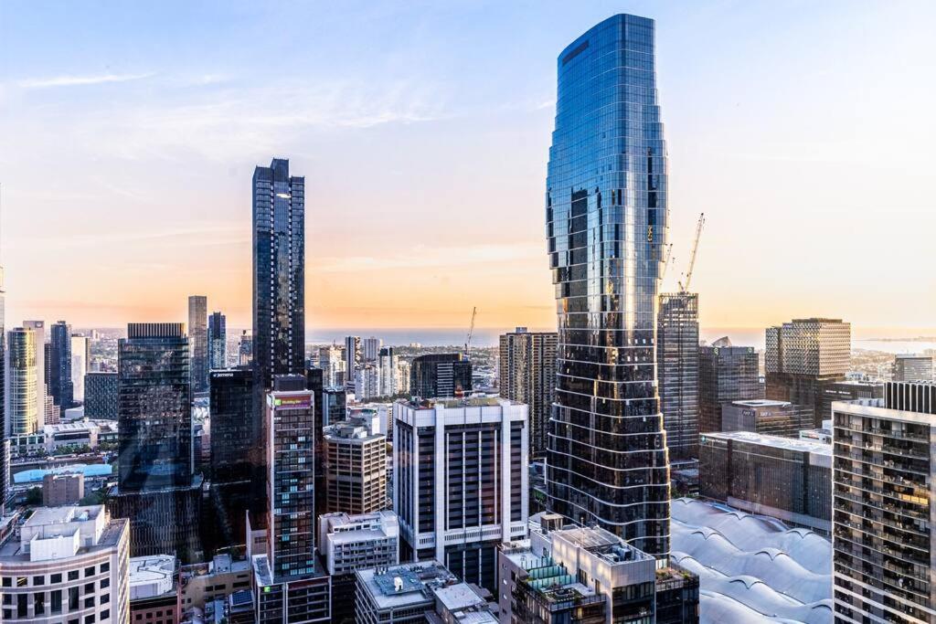 Breathtaking Views in Central Location with Parking