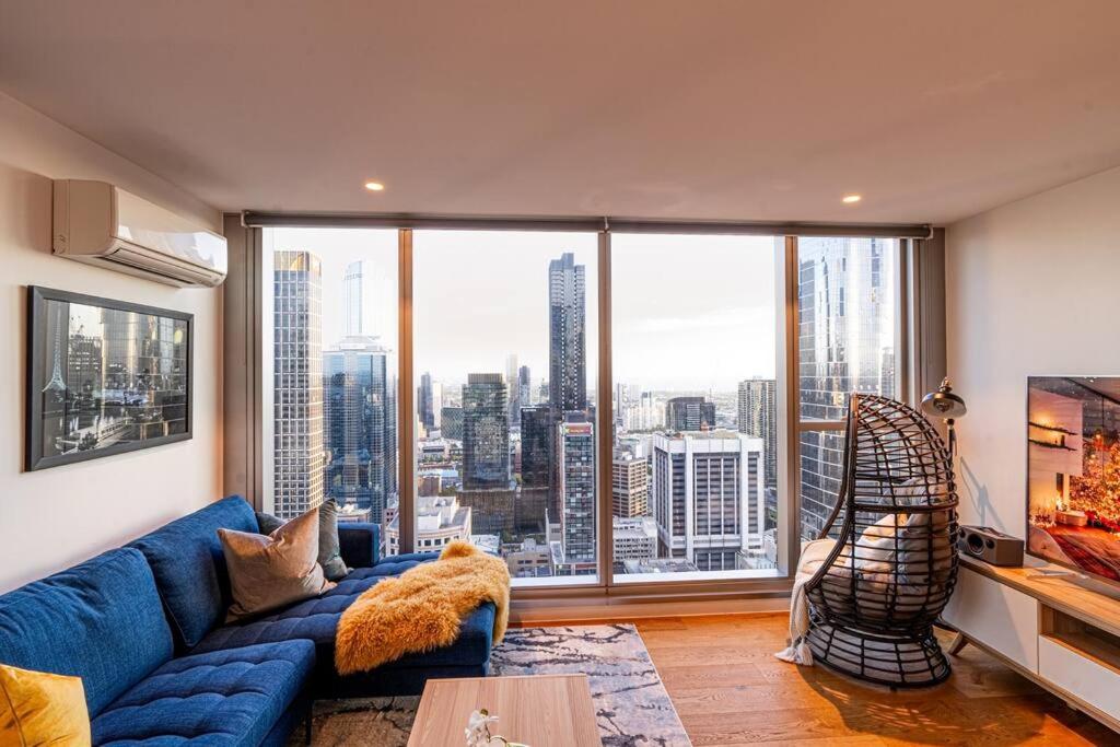 Breathtaking Views in Central Location with Parking