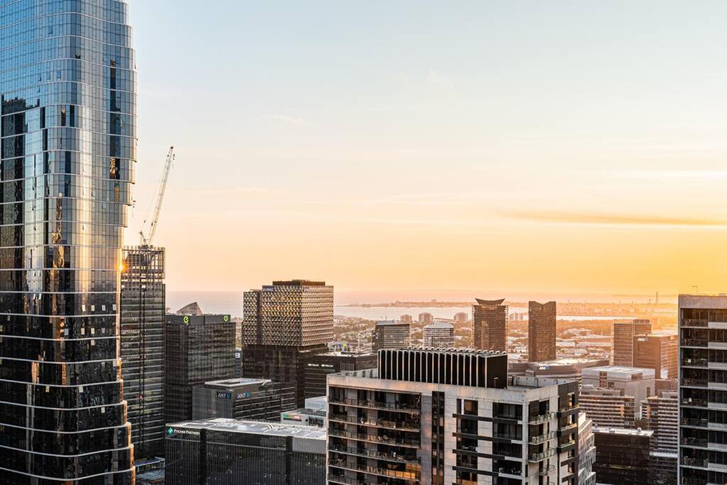 Breathtaking Views in Central Location with Parking