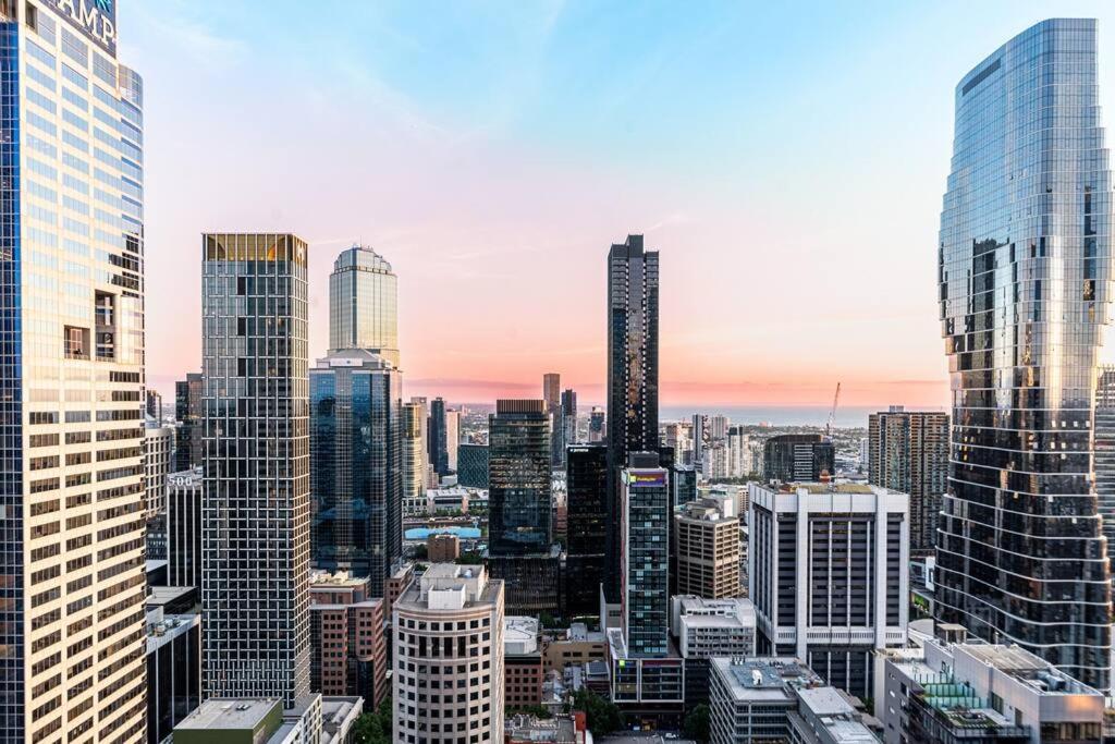 Breathtaking Views in Central Location with Parking