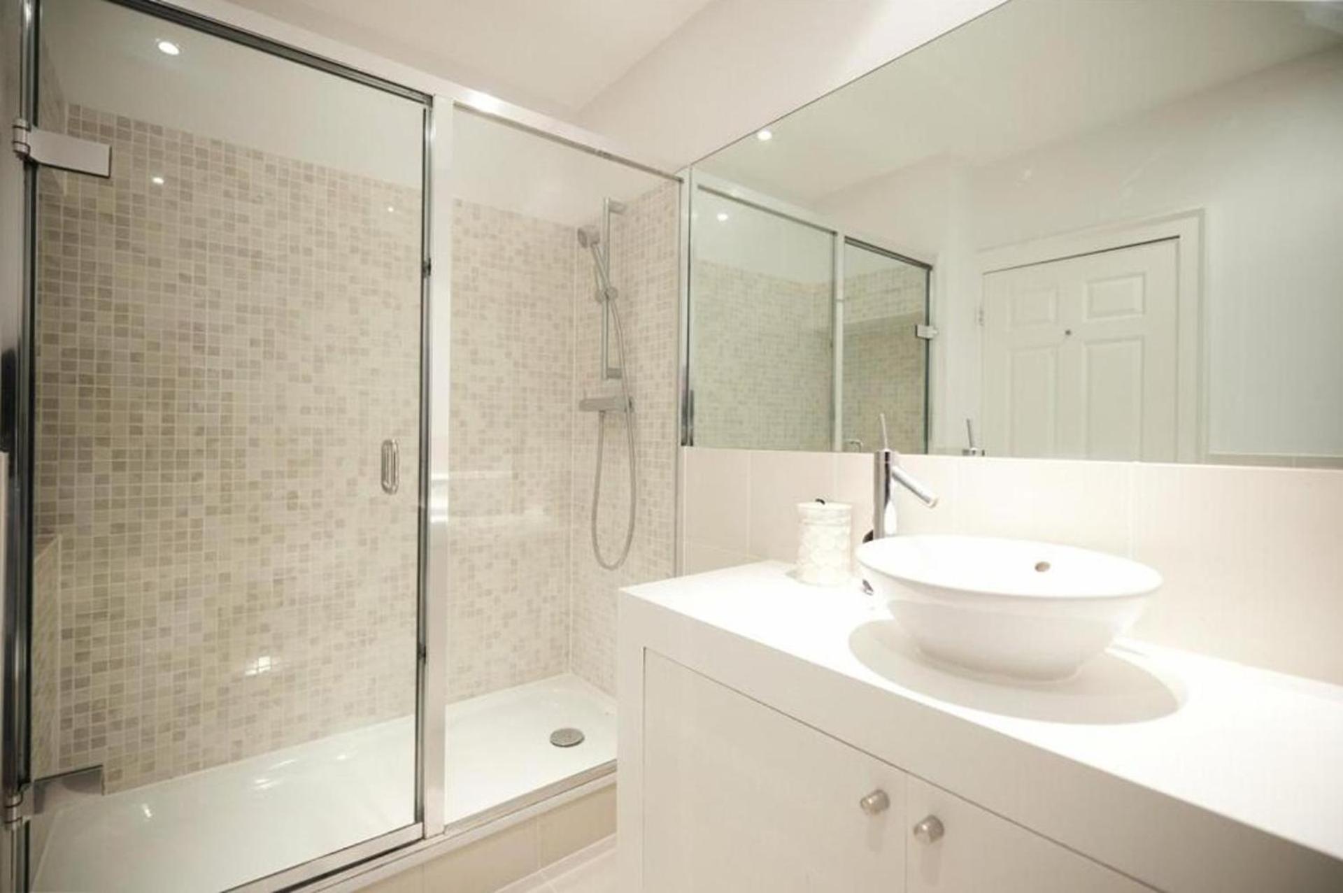 Luxury Central London Apartment with 4 Bedrooms view 5
