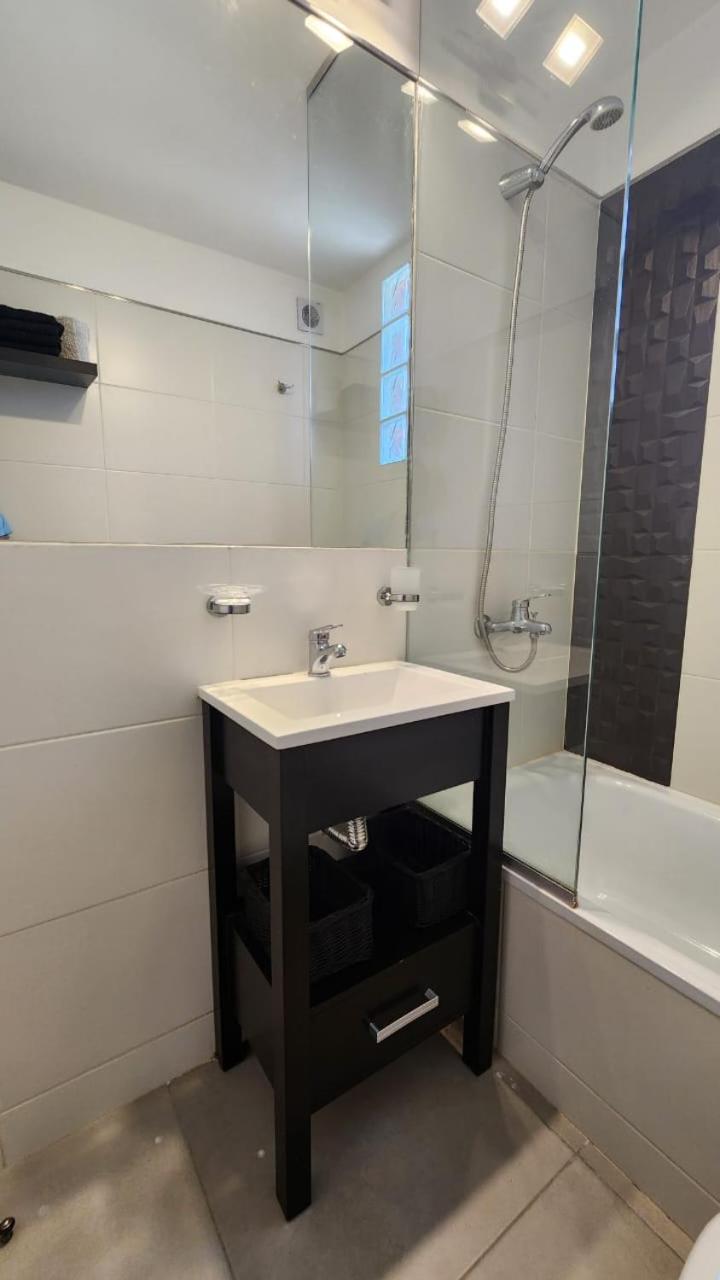 Departamento -Brasil- Pleno Nueva Cordoba By Apartcba