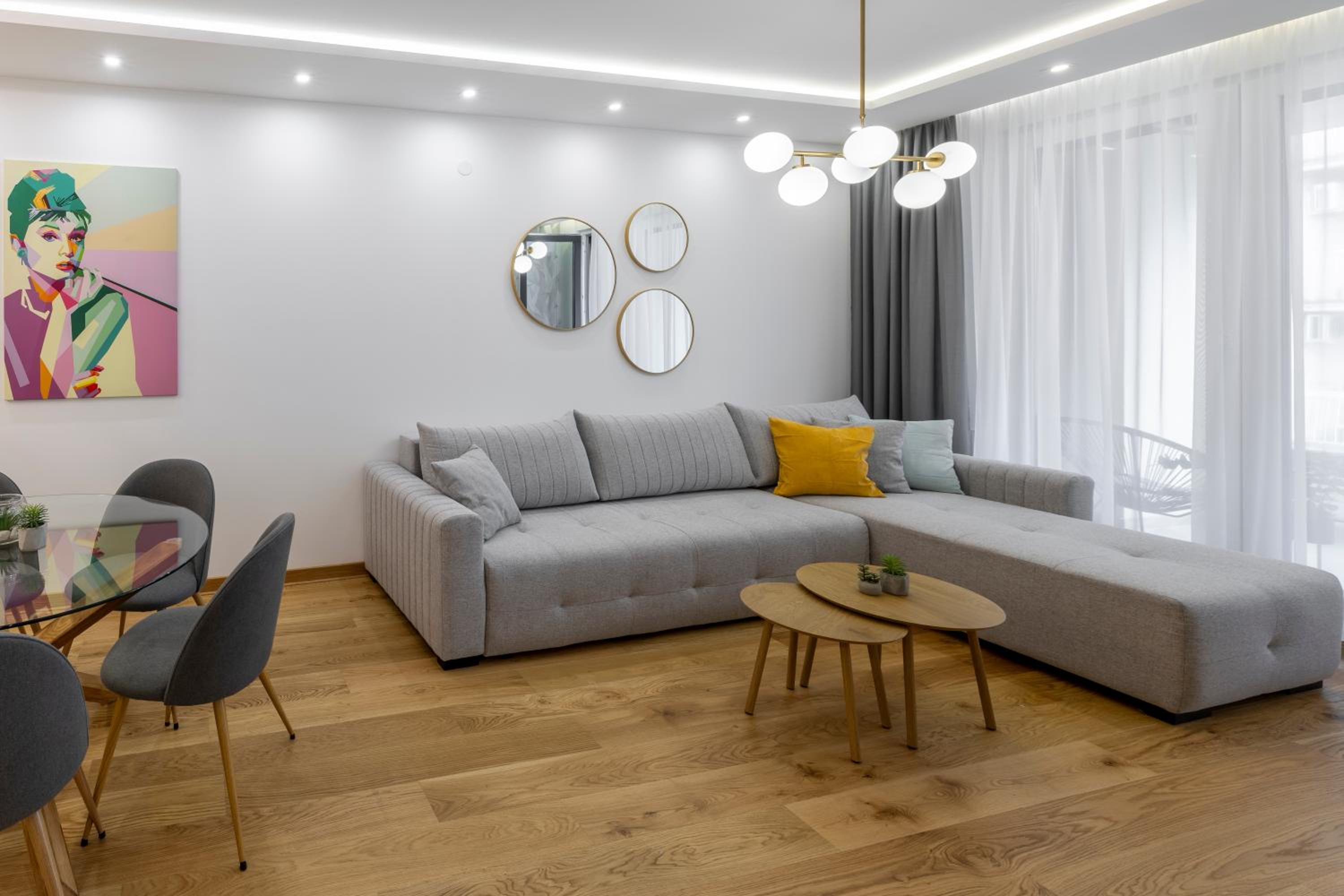 Simpatico Apartments with free parking view 5