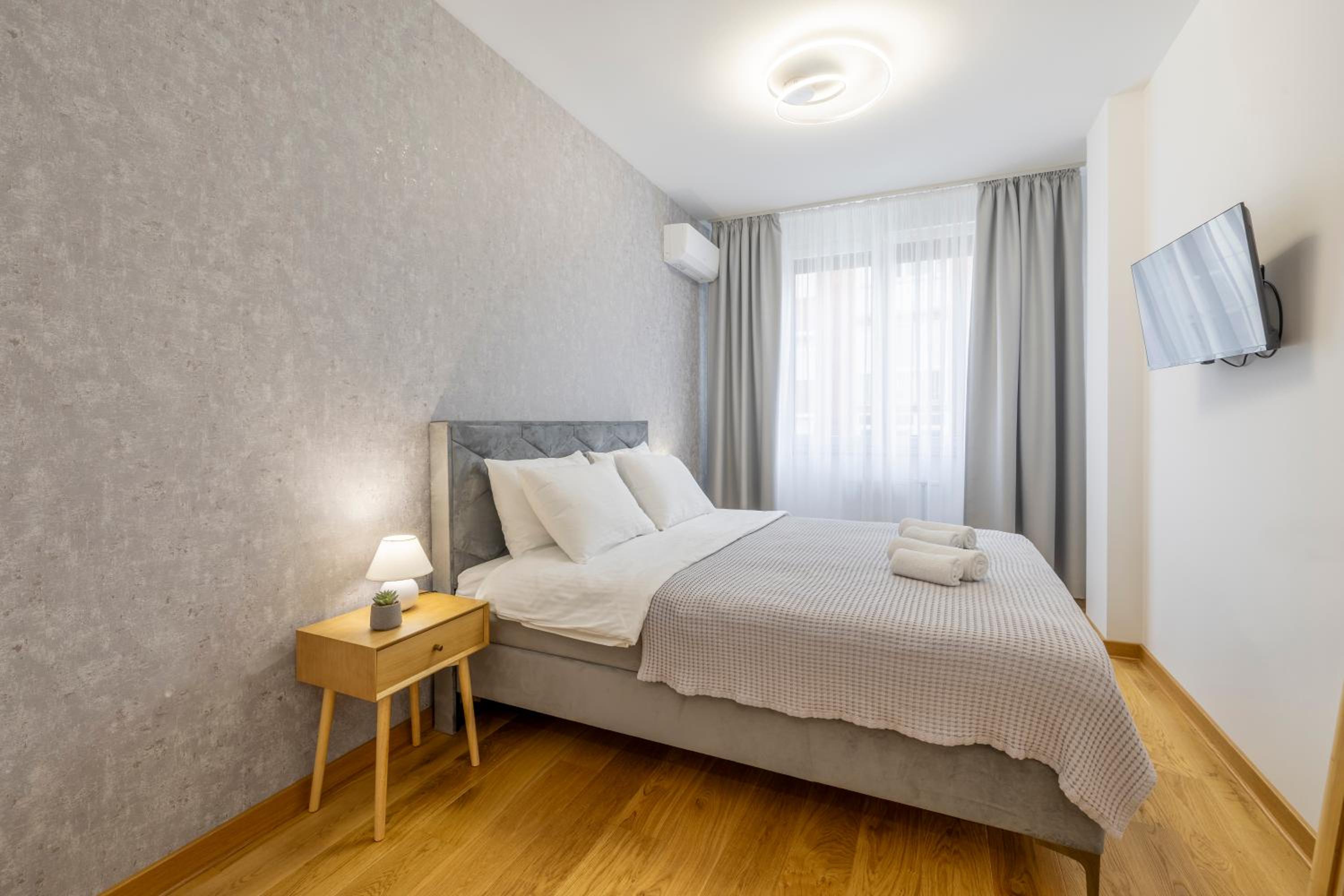 Simpatico Apartments with free parking view 3