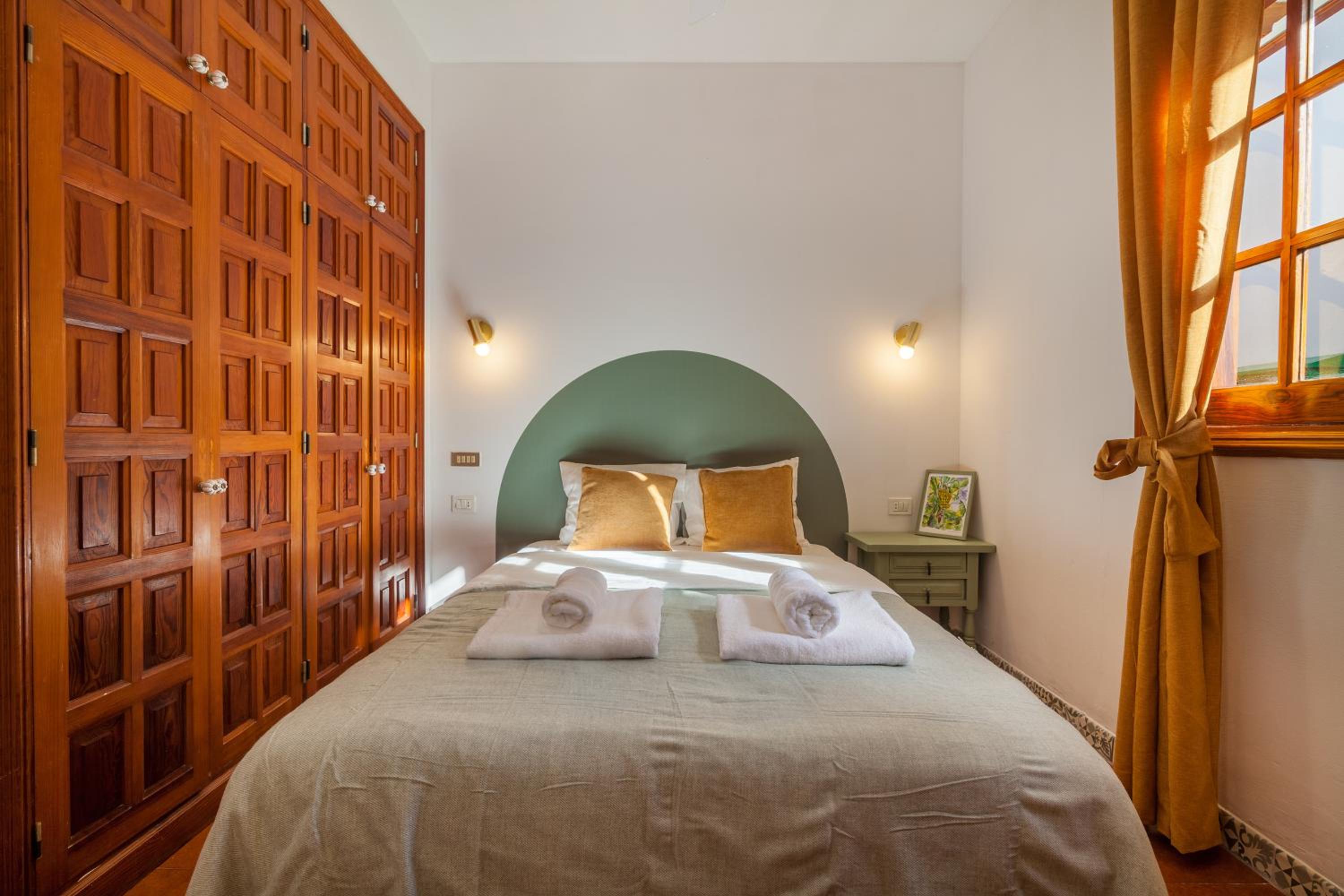 PARAISO BAMBOO - 2 bedrooms, 2 bathrooms, fibre net, heart of the Los Gigantes, tv channels view 2