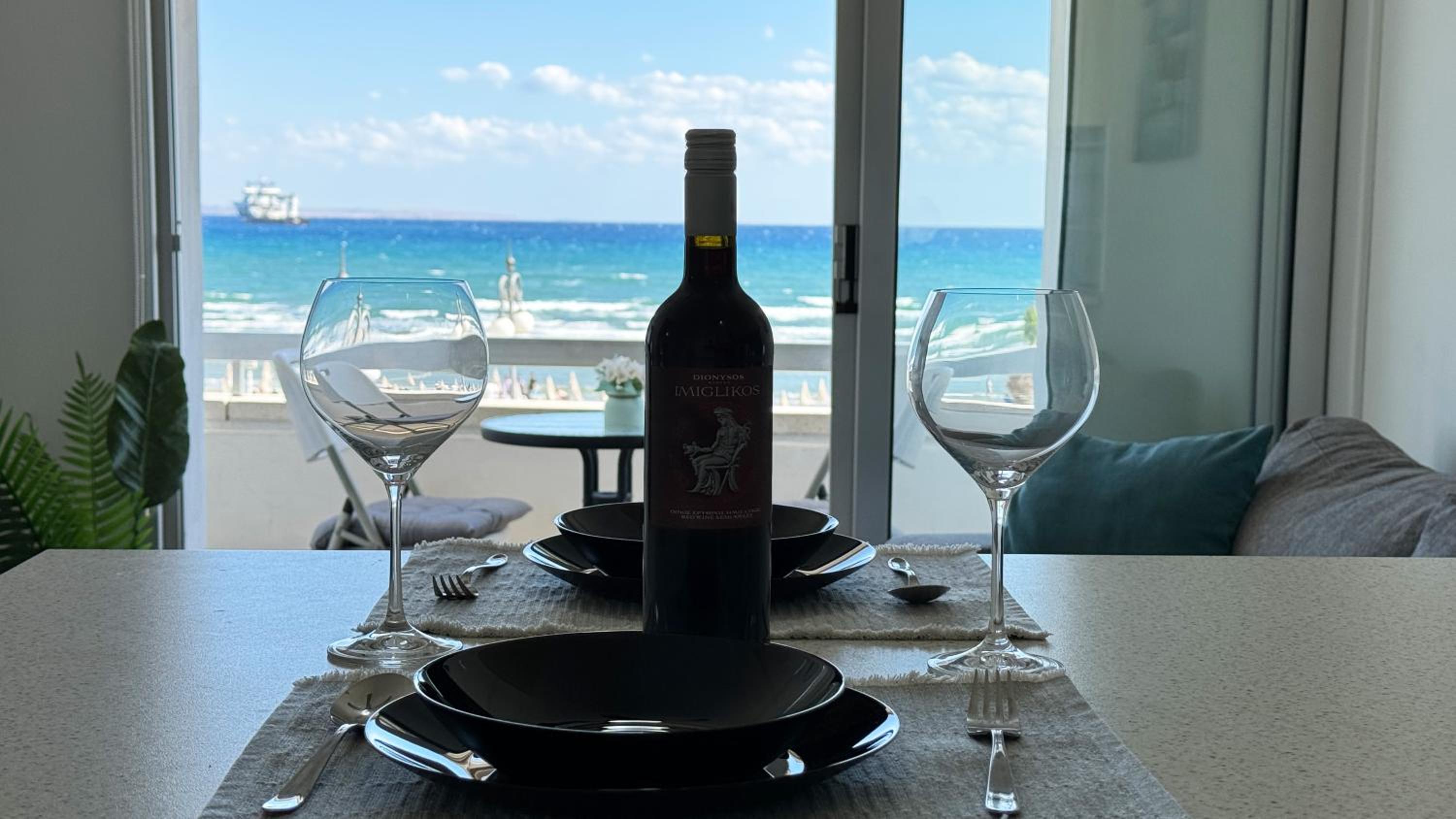 Kolonaki Seaview 1BDR Finikoudes