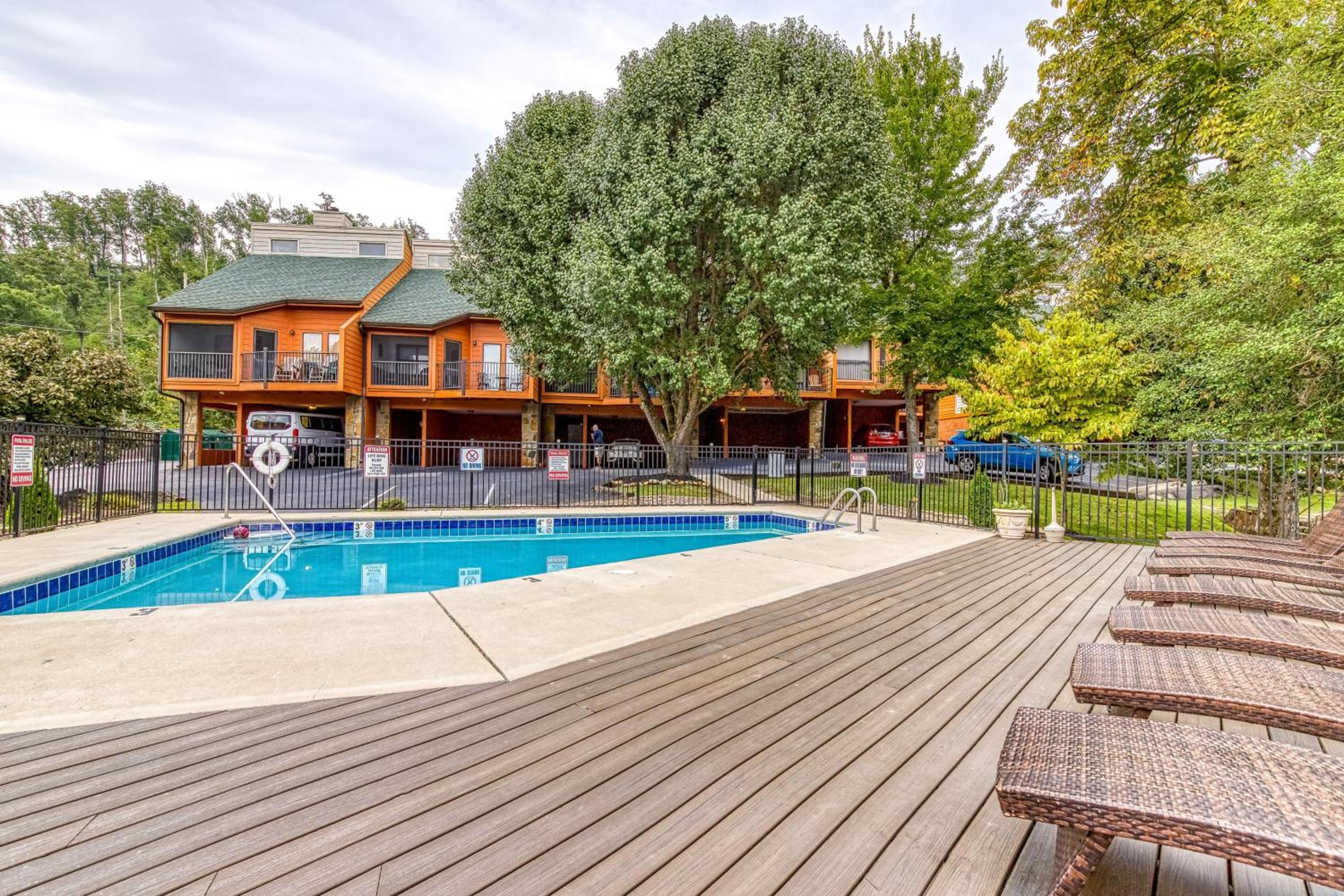Downtown Gatlinburg Prime location walk everywhere in Gatlinburg3Bed3Bath Sleeps 8 view 5
