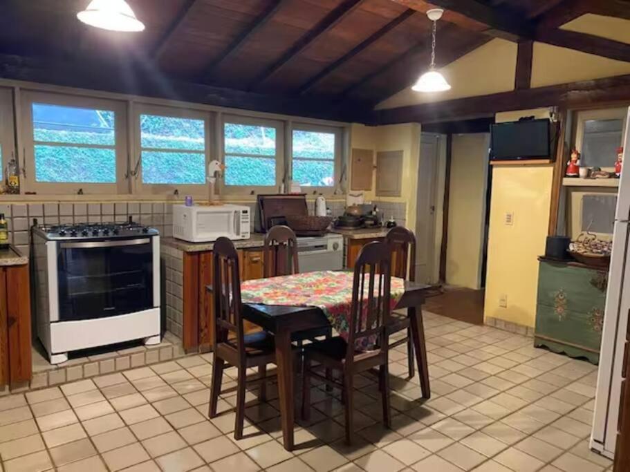 Deliciosa Casa de Campo - Araras, Petrópolis - RJ