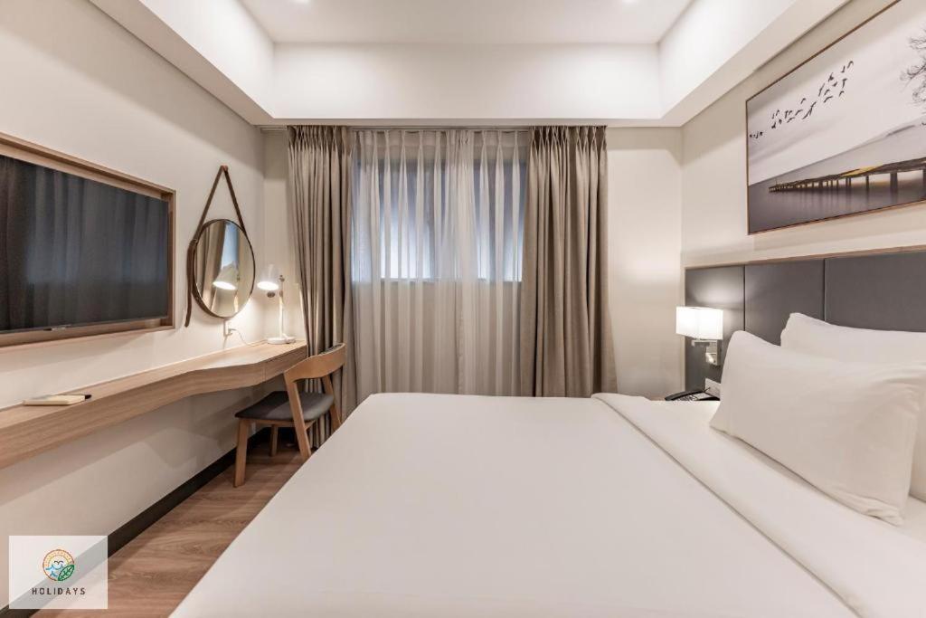 Landmark 81 Holiday Inn