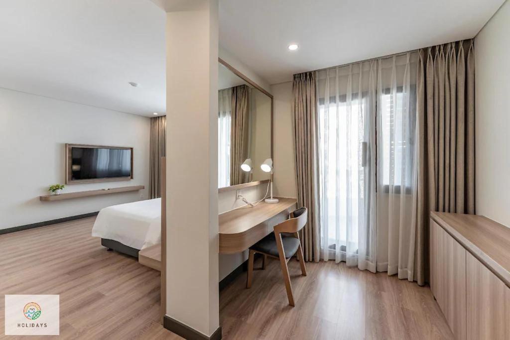 Landmark 81 Holiday Inn