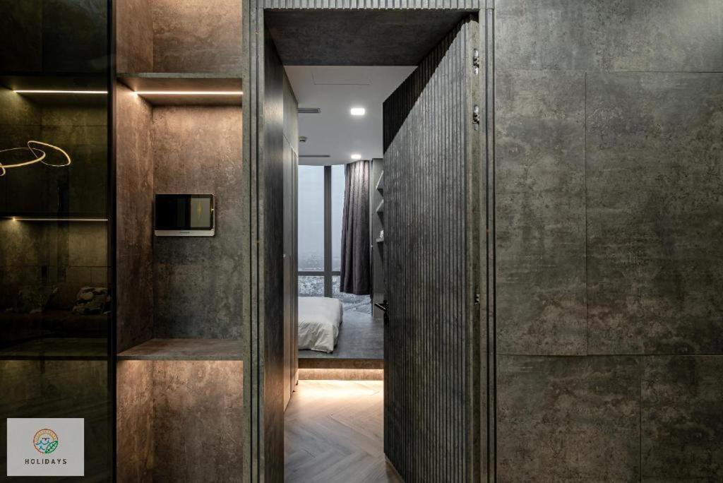 Landmark 81 Holiday Inn