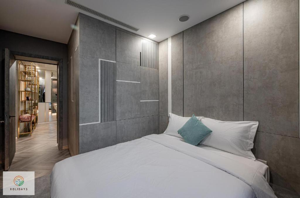 Landmark 81 Holiday Inn