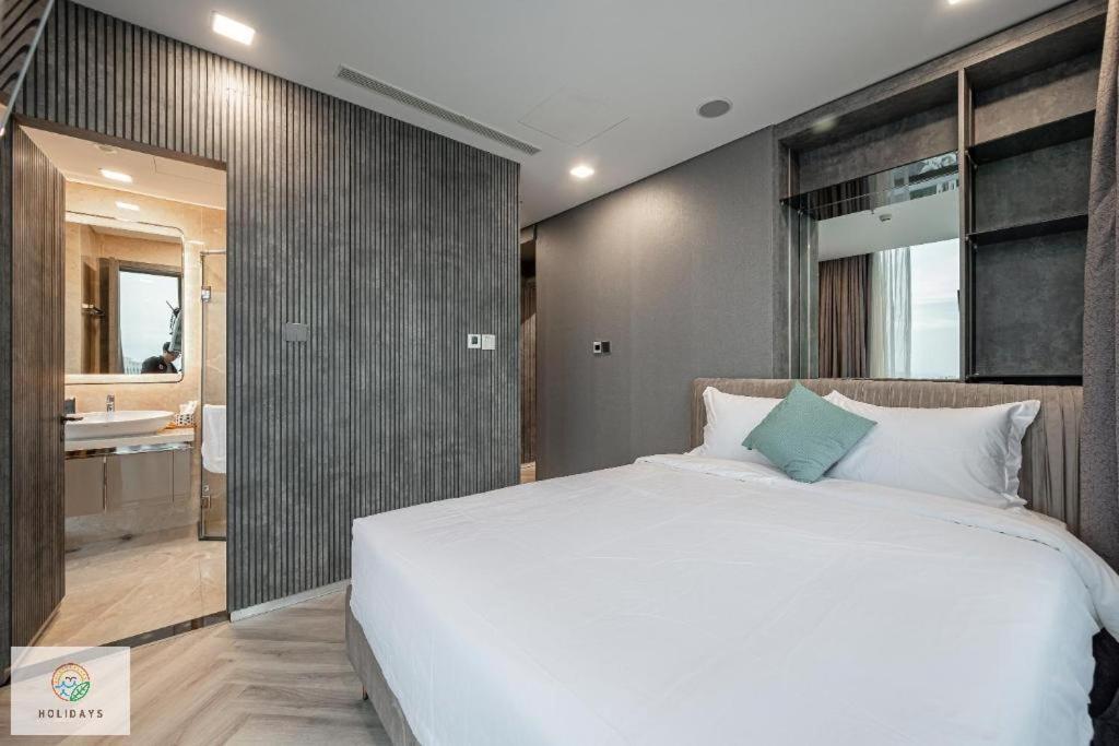 Landmark 81 Holiday Inn