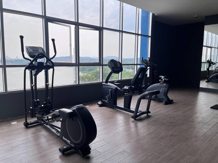 BlueLakeHomestay - LBS SkyLake Residence
