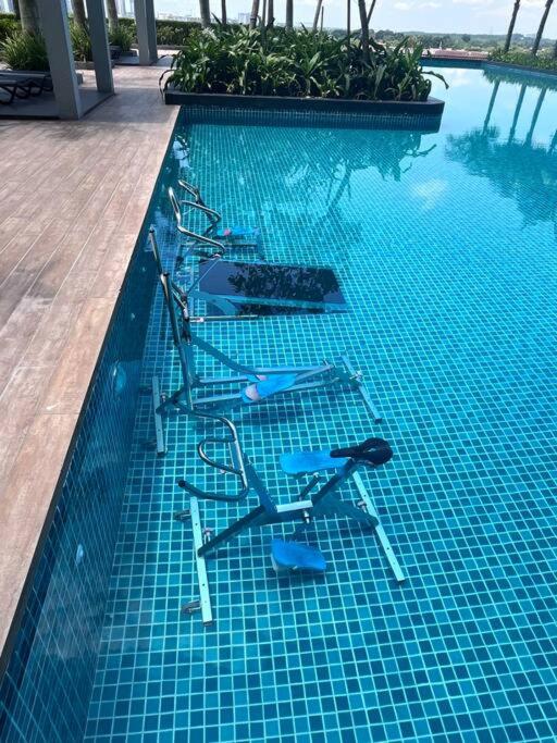 BlueLakeHomestay - LBS SkyLake Residence