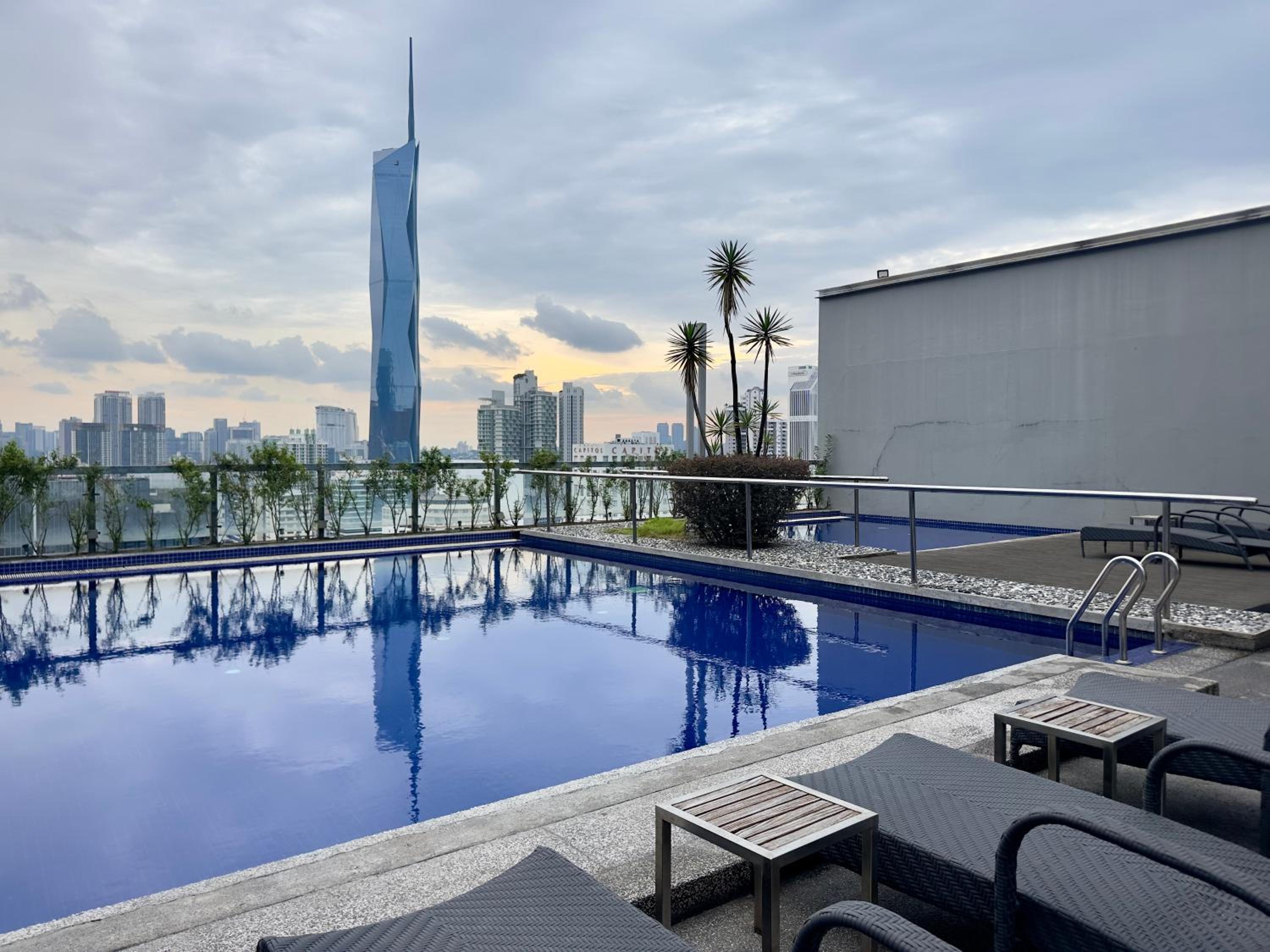 Near Pavilion Bukit Bintang Fairlane KLCC suites by Angel Rose