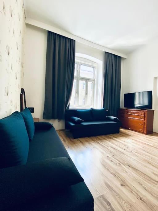 Comfy 3BR Apt In Prime Location