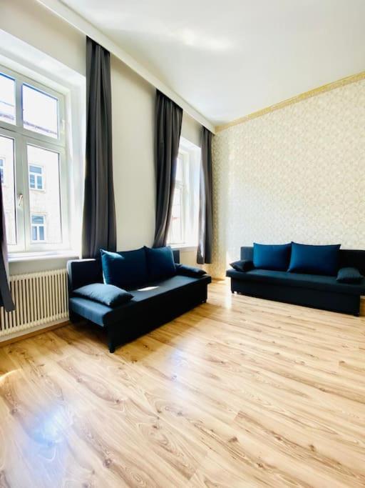 Comfy 3BR Apt In Prime Location