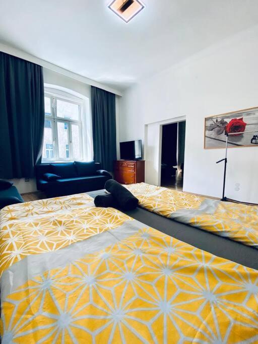 Comfy 3BR Apt In Prime Location