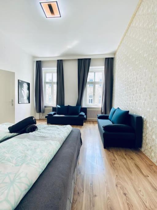Comfy 3BR Apt In Prime Location