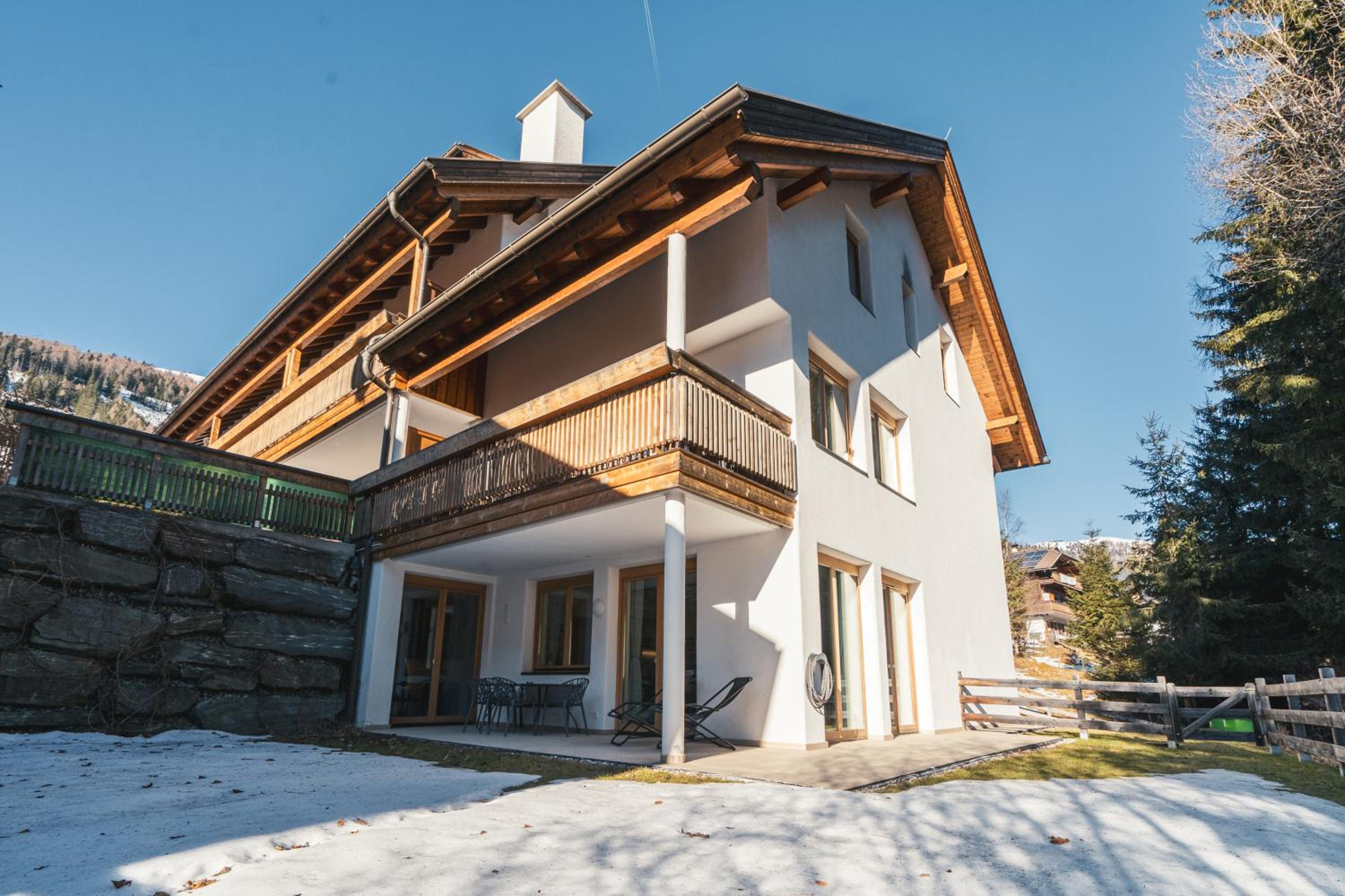 ALPSTAY Platzhirsch - Modern 2-Bedroom Family Apartment with Garden