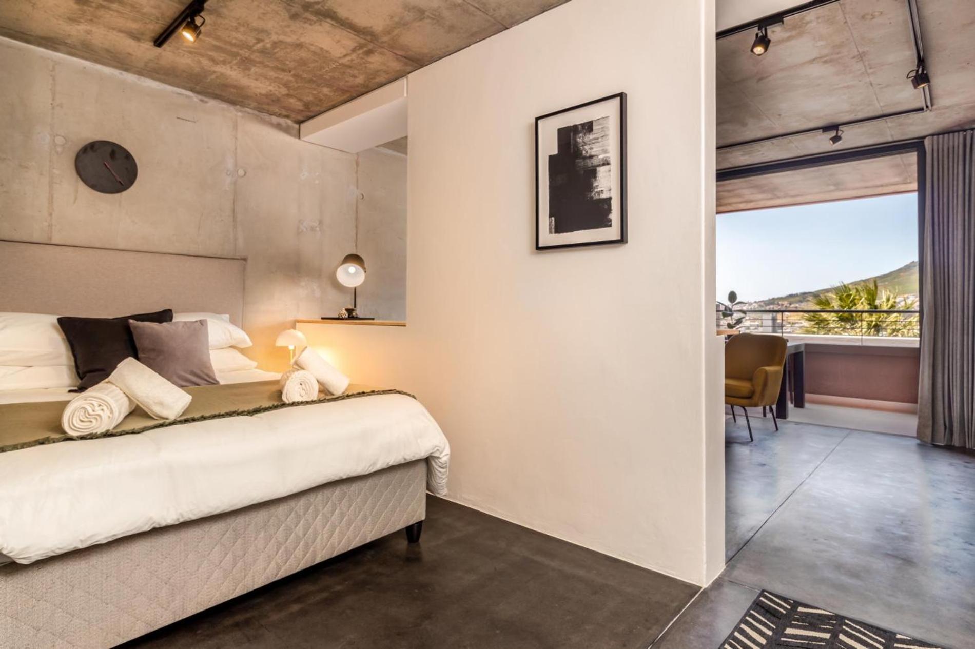 Rooftop Pool, Mountain Views, Wi-Fi, Parking view 2